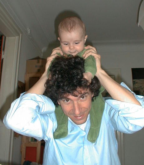 23/05/2000 Luca a cavalluccio di pap&agrave;
